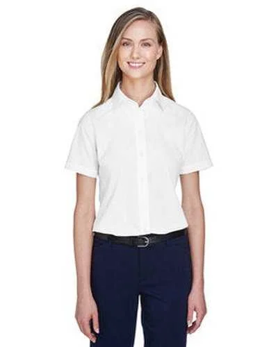 Devon & Jones D620SW Ladies' Crown Woven Collection SolidBroadcloth Short-Sleeve Shirt - White